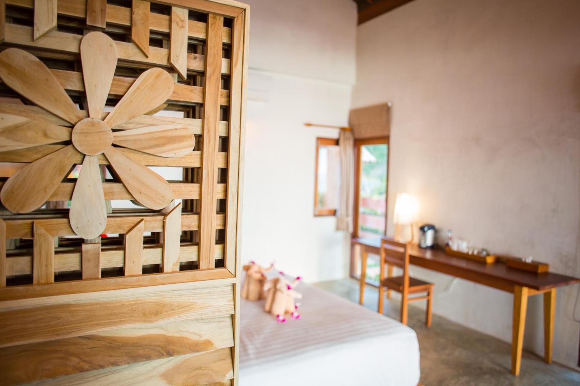 Flora I Talay Hotel Ко Чанг Екстериор снимка